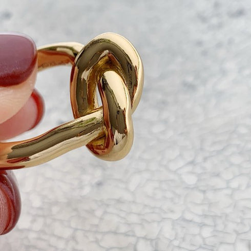 knot ring